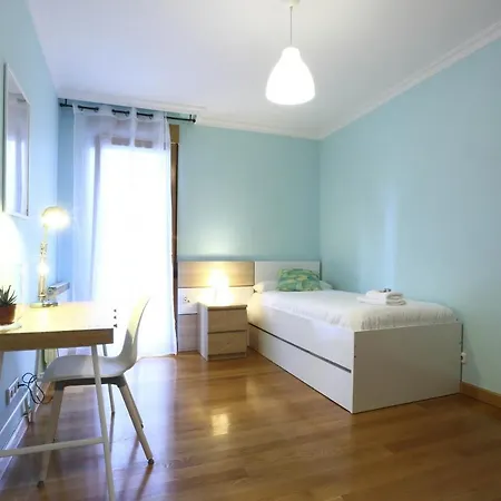 Ulia By Smiling Apartament *