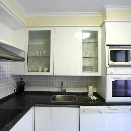 Ulia By Smiling Apartment *